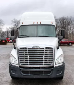 Top 5 Used Semi Trucks for Sale in 2025 4 2019 Freightliner Cascadia 125 Evolution - Semi Trucks for Sale