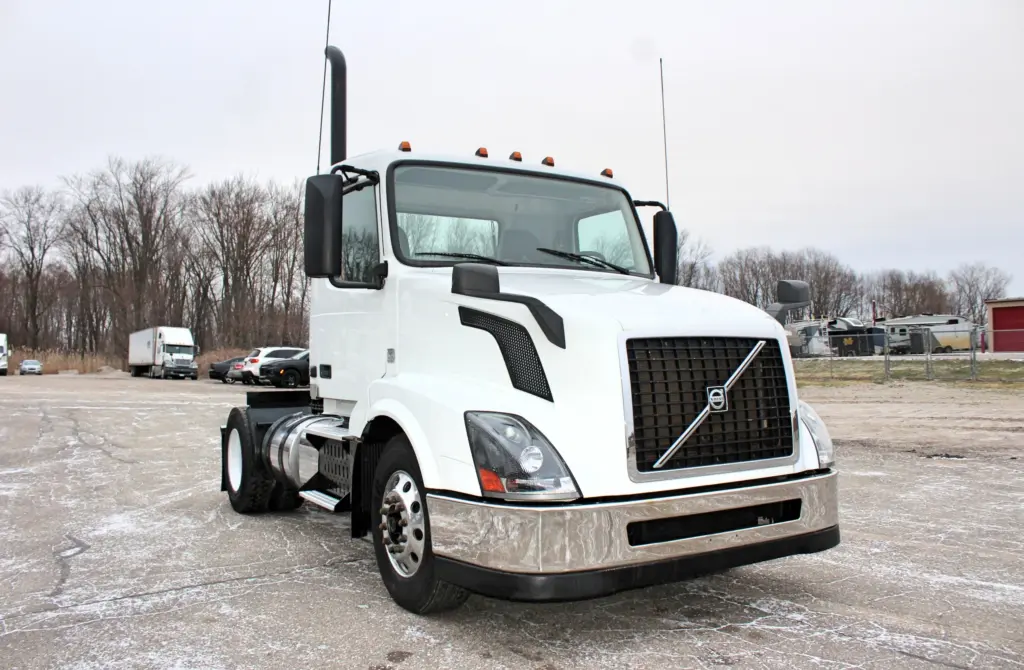 2016 Volvo VNL 300 - Semi Trucks for Sale