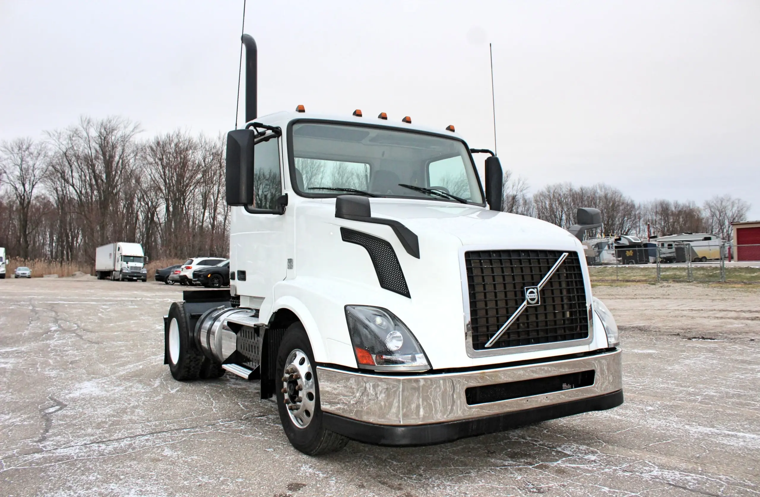 2016 Volvo VNL 300 - Semi Trucks for Sale