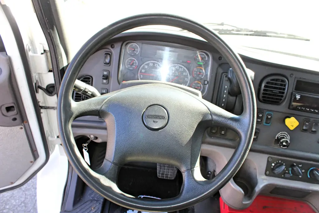 2019 Freightliner M2 106 - Semi Trucks for Sale