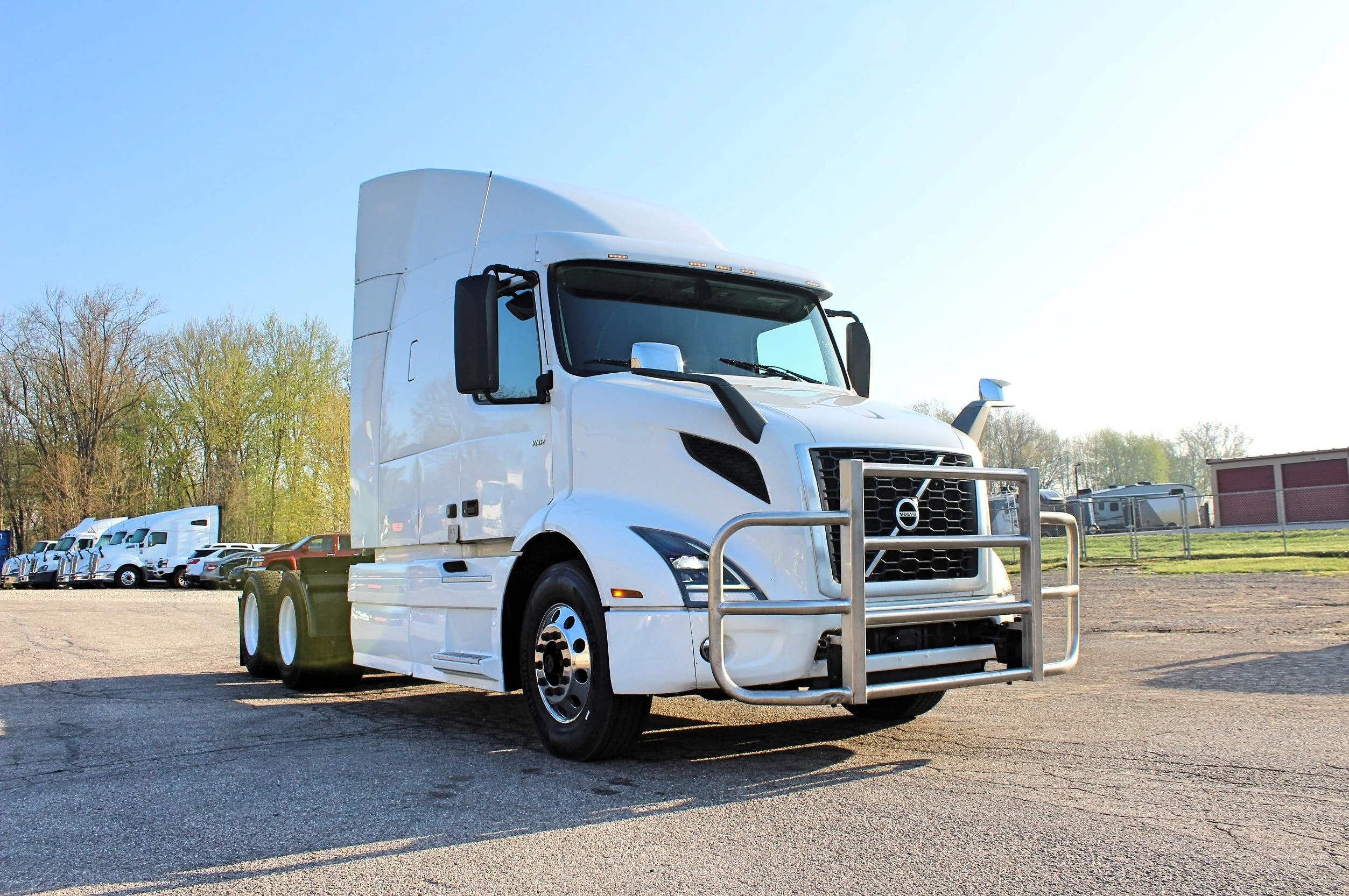 2019 Volvo VNL640 - Semi Trucks for Sale