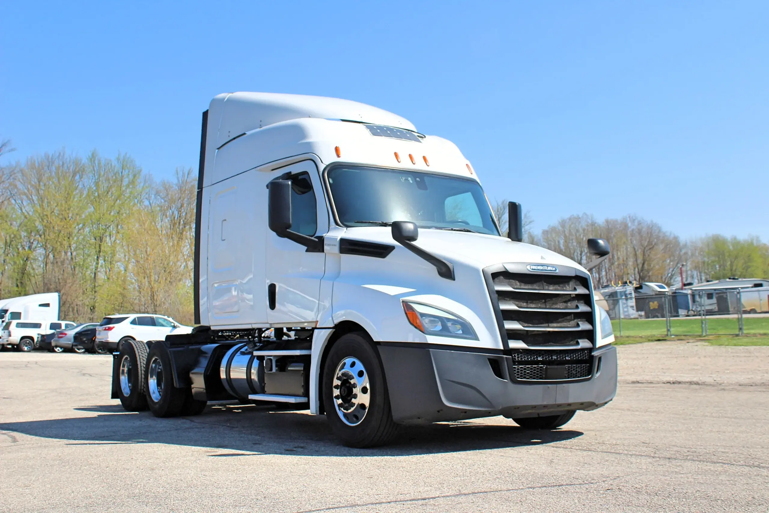 2018 Freightliner Cascadia 126 - Semi Trucks for Sale