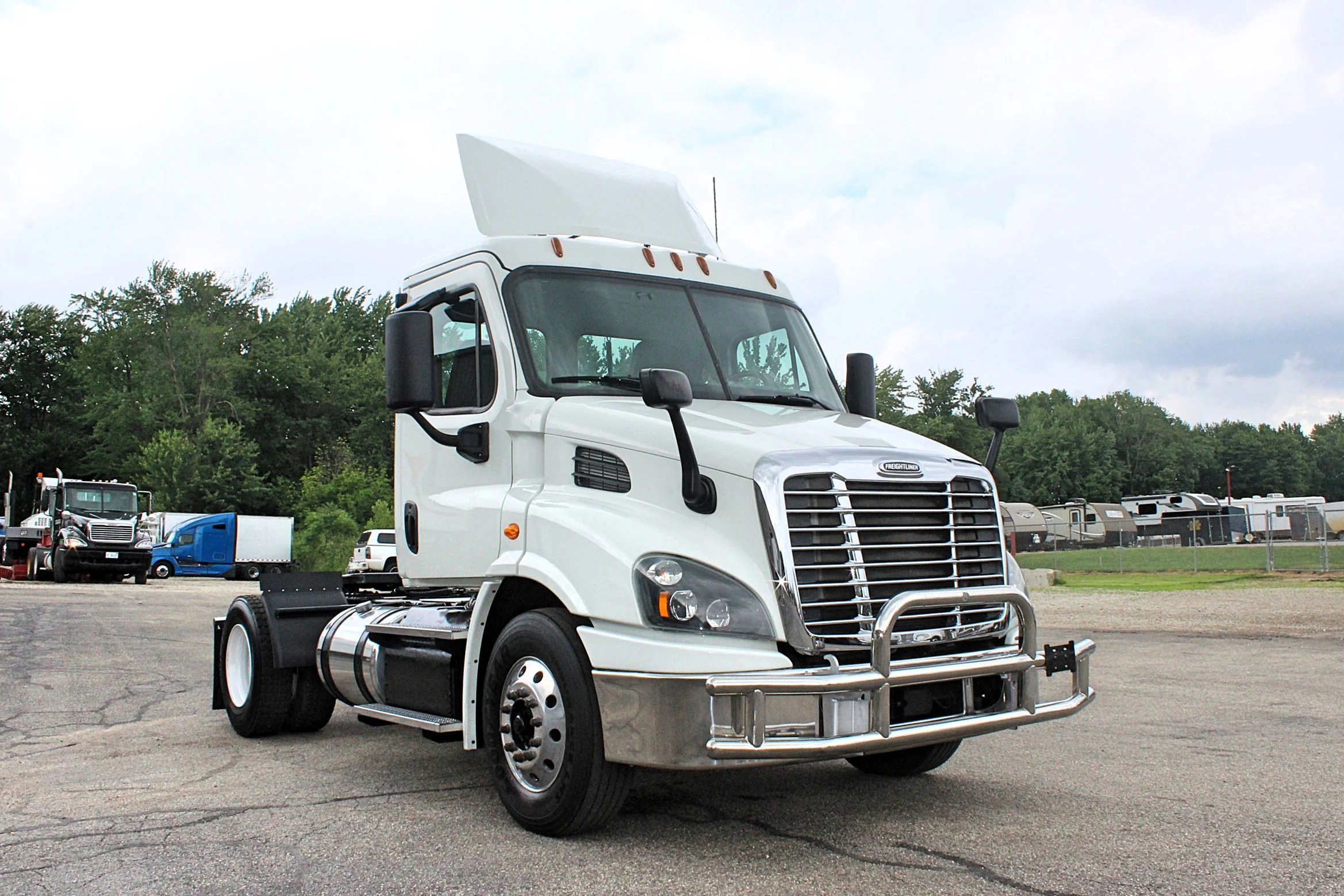 2017 Freightliner Cascadia 113 - Semi Trucks for Sale