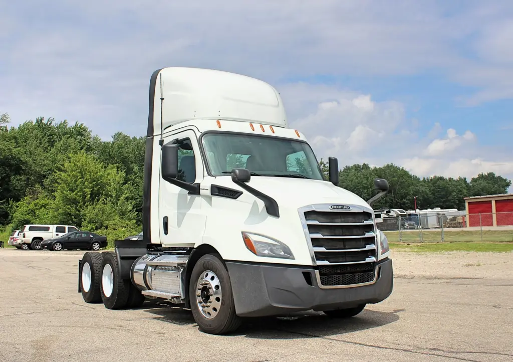 2019 Freightliner Cascadia 116 - Semi Trucks for Sale