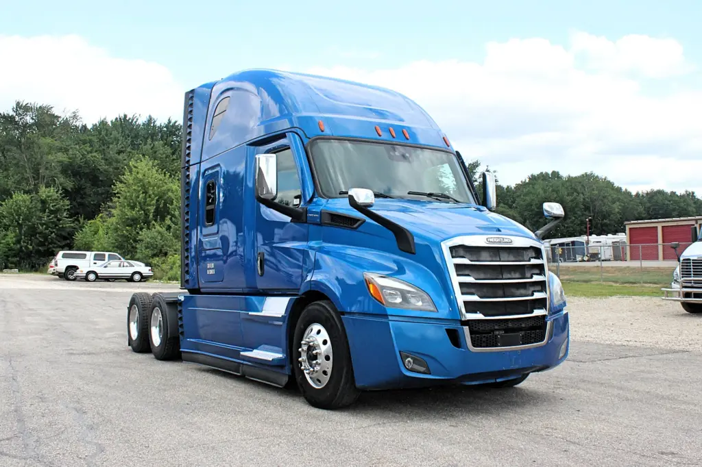 2023 Freightliner Cascadia 126 - Semi Trucks for Sale
