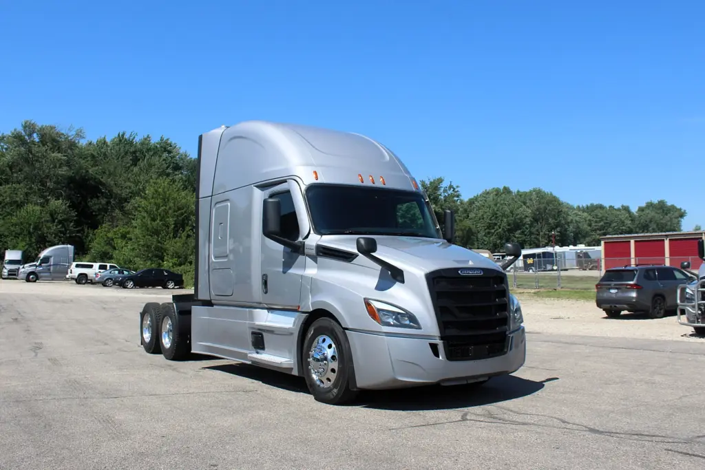 2023 Freightliner Cascadia 126 - Semi Trucks for Sale