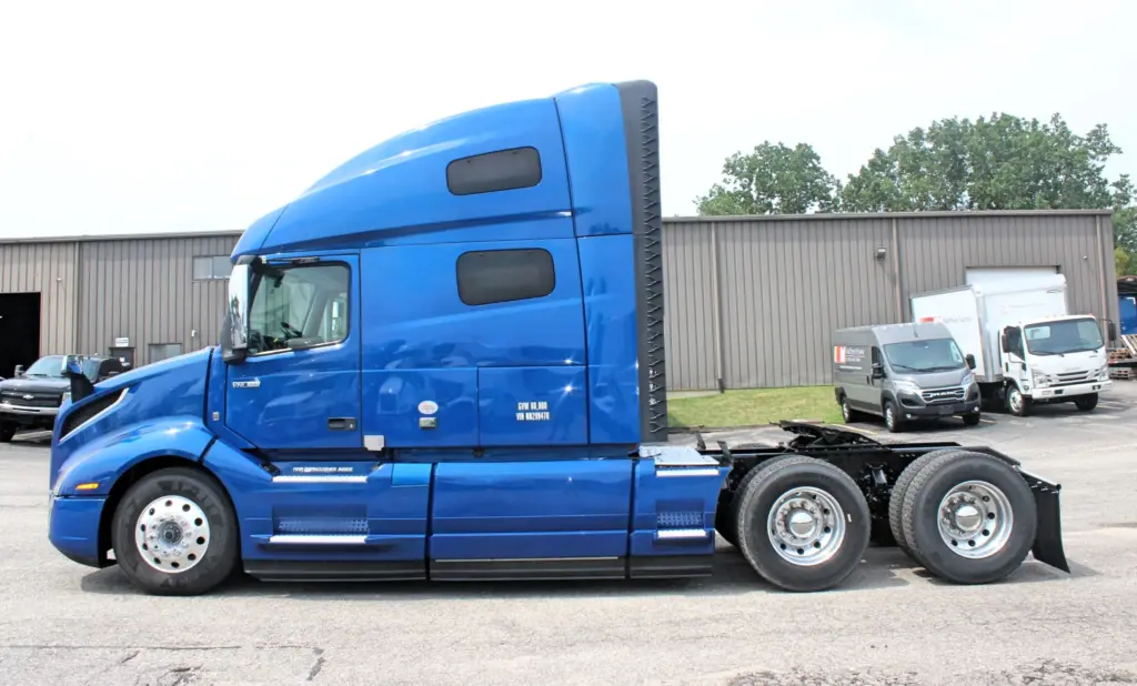 2022 Volvo VNL 760 - Semi Trucks for Sale