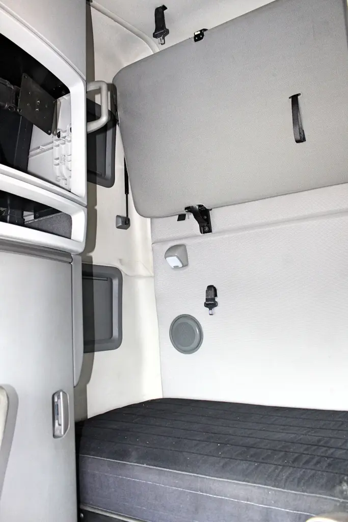 2022 Volvo VNL 760 - Semi Trucks for Sale
