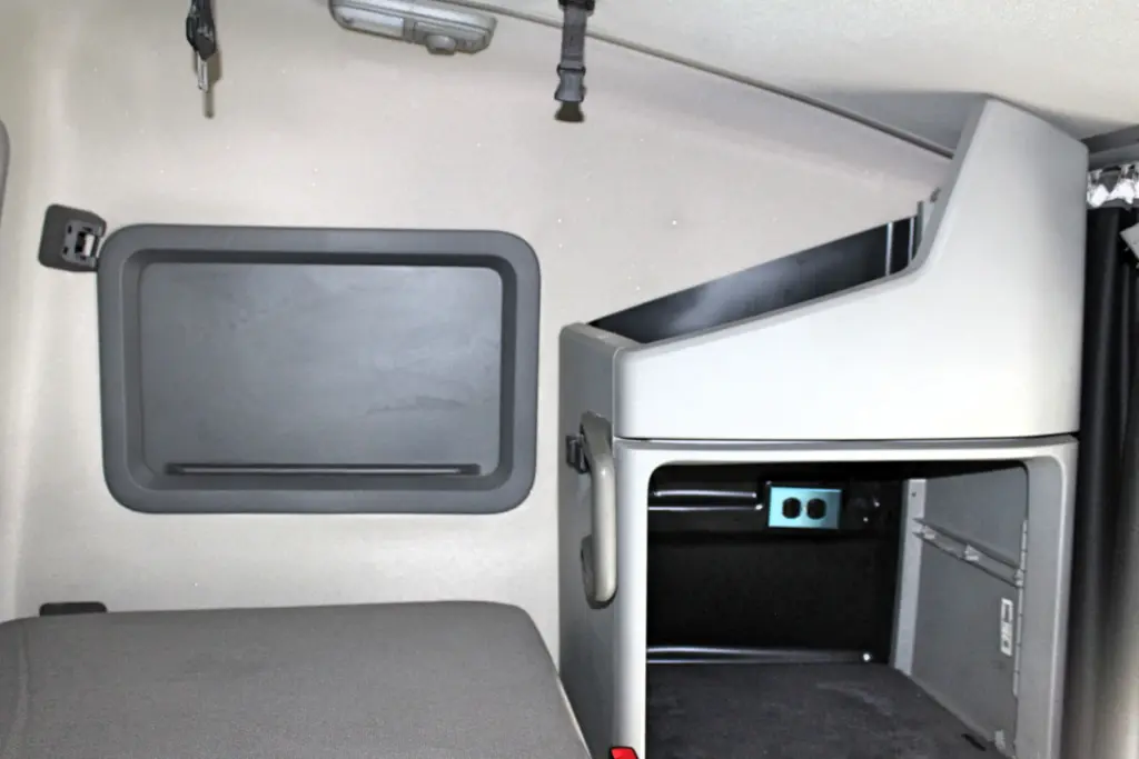 2022 Volvo VNL 760 - Semi Trucks for Sale