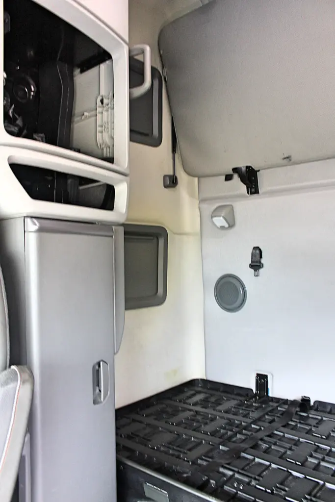 2022 Volvo VNL 760 - Semi Trucks for Sale