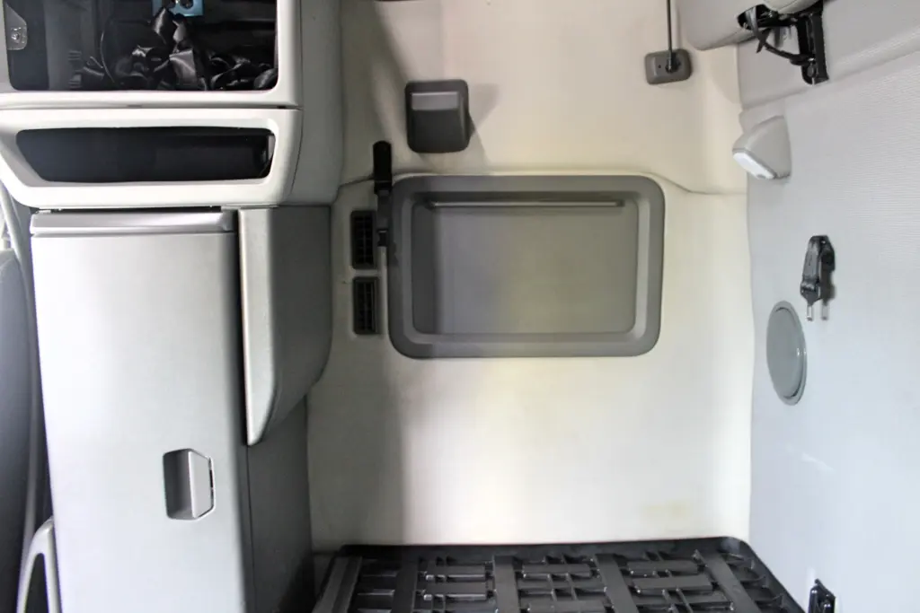 2022 Volvo VNL 760 - Semi Trucks for Sale