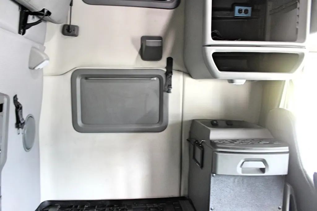 2022 Volvo VNL 760 - Semi Trucks for Sale