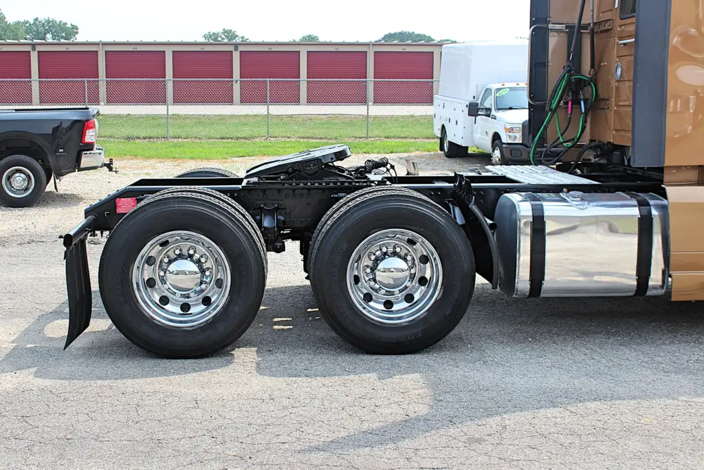 2023 Volvo VNL 300 - Semi Trucks for Sale