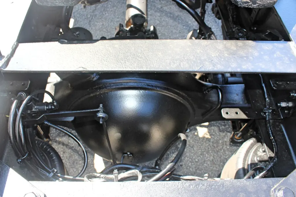 2019 Freightliner Cascadia 116 semi truck - rear differential