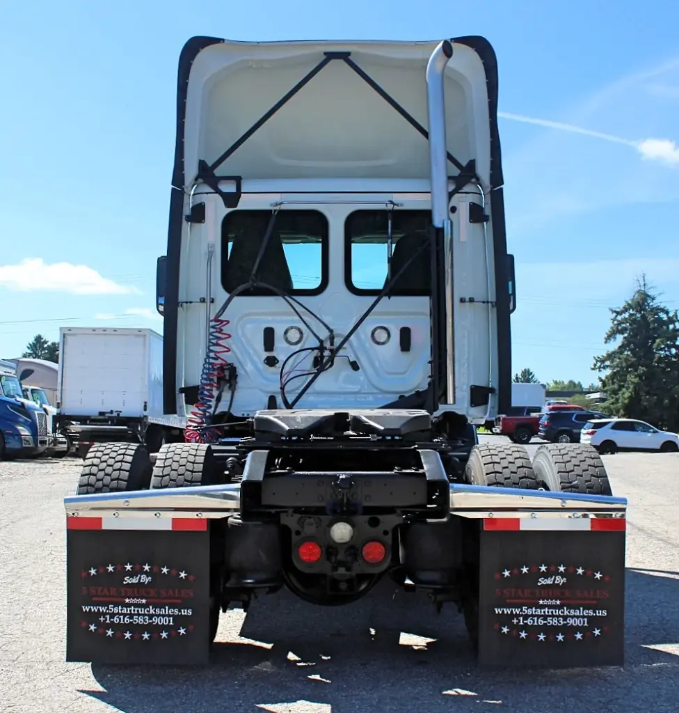 2019 Freightliner Cascadia 116 semi truck - rear chassis view