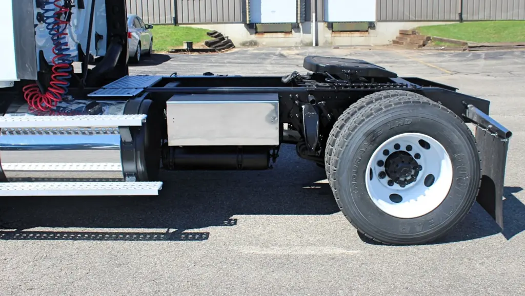 2019 Freightliner Cascadia 116 semi truck - Driver side box
