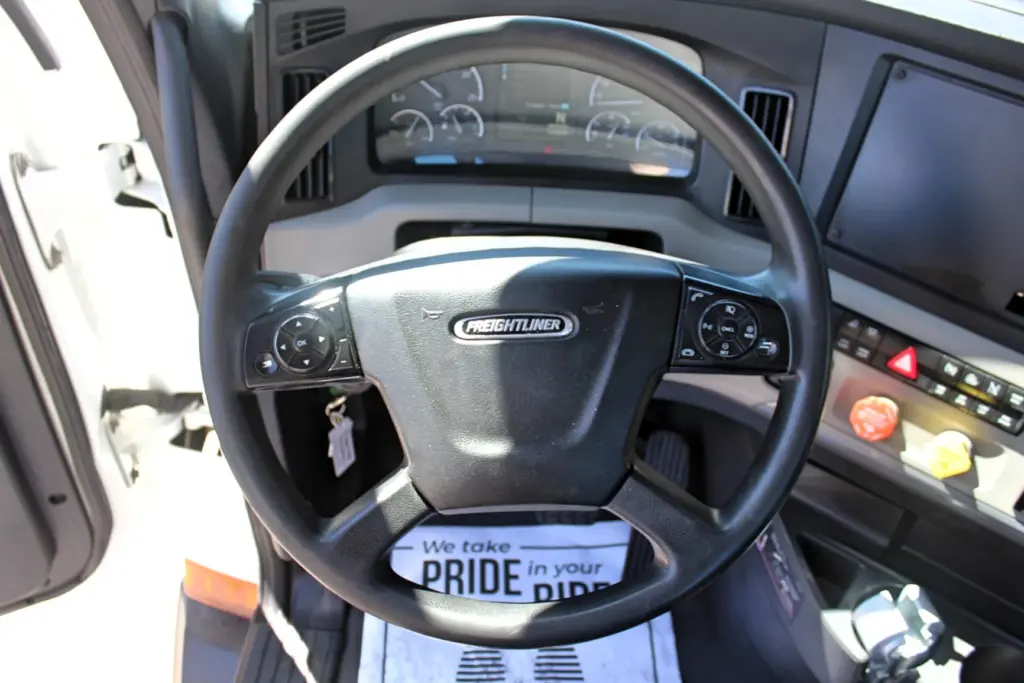 2019 Freightliner Cascadia 116 - Steering wheel