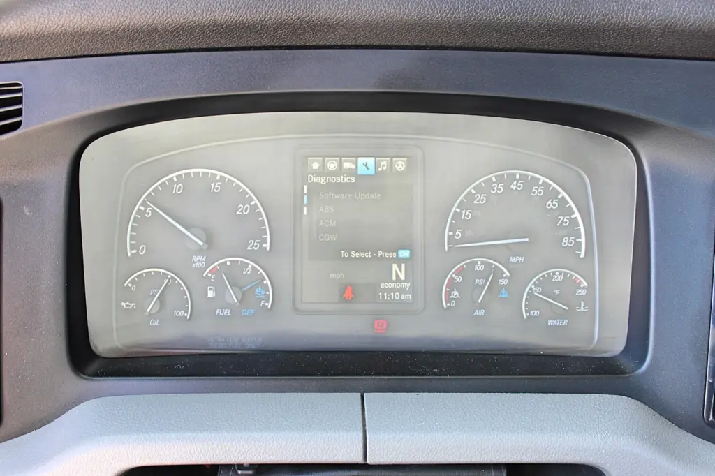 2019 Freightliner Cascadia 116 - dash