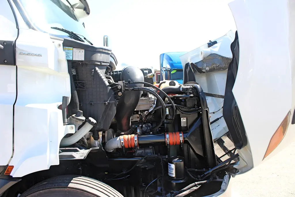 2019 Freightliner Cascadia 116 - passenger side engine compartment