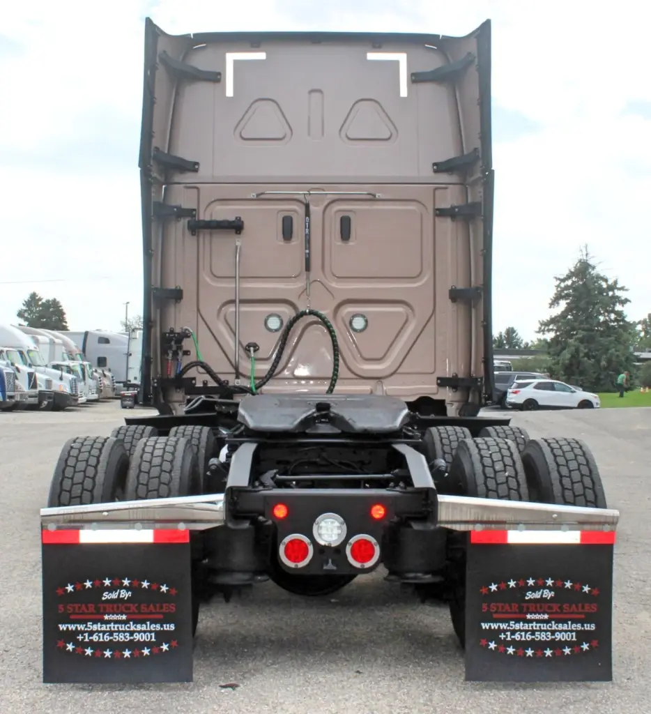 2024 Freightliner Cascadia 126 - Semi Trucks for Sale