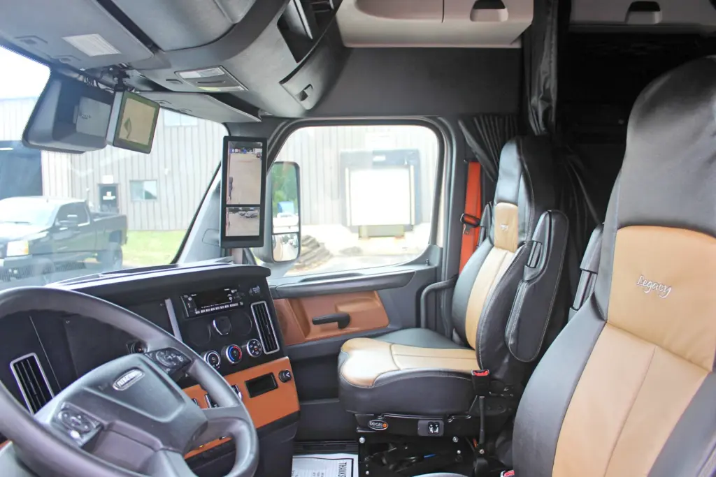 2024 Freightliner Cascadia 126 - Semi Trucks for Sale