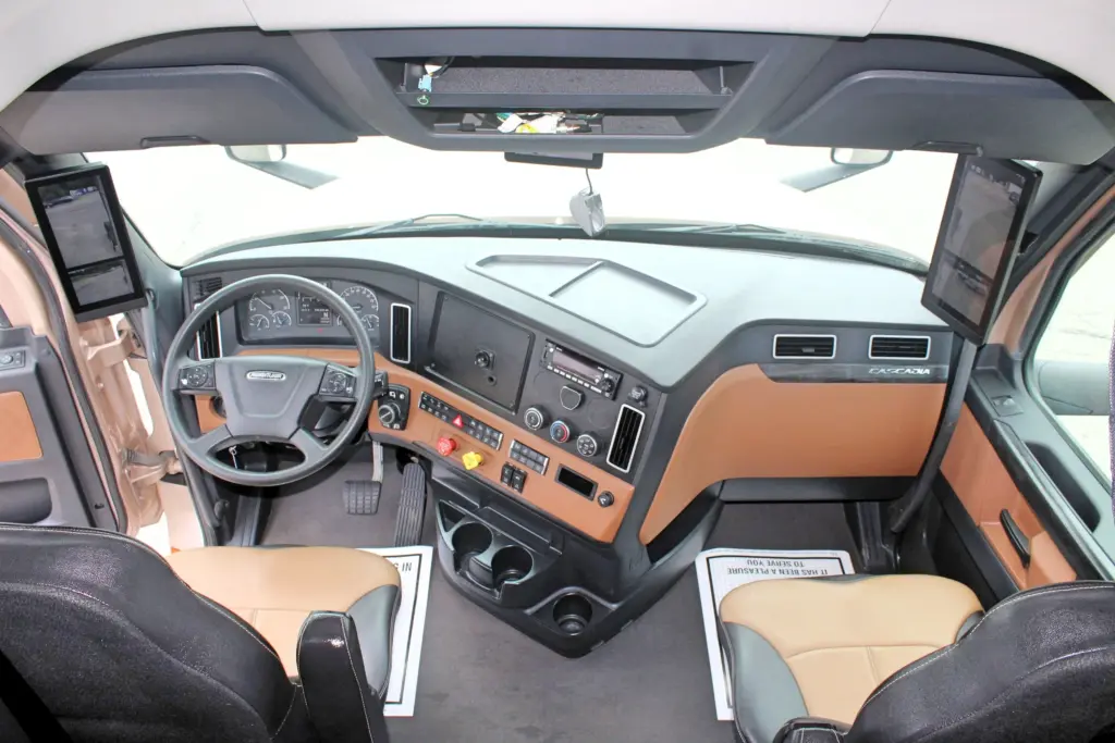 2024 Freightliner Cascadia 126 - Semi Trucks for Sale