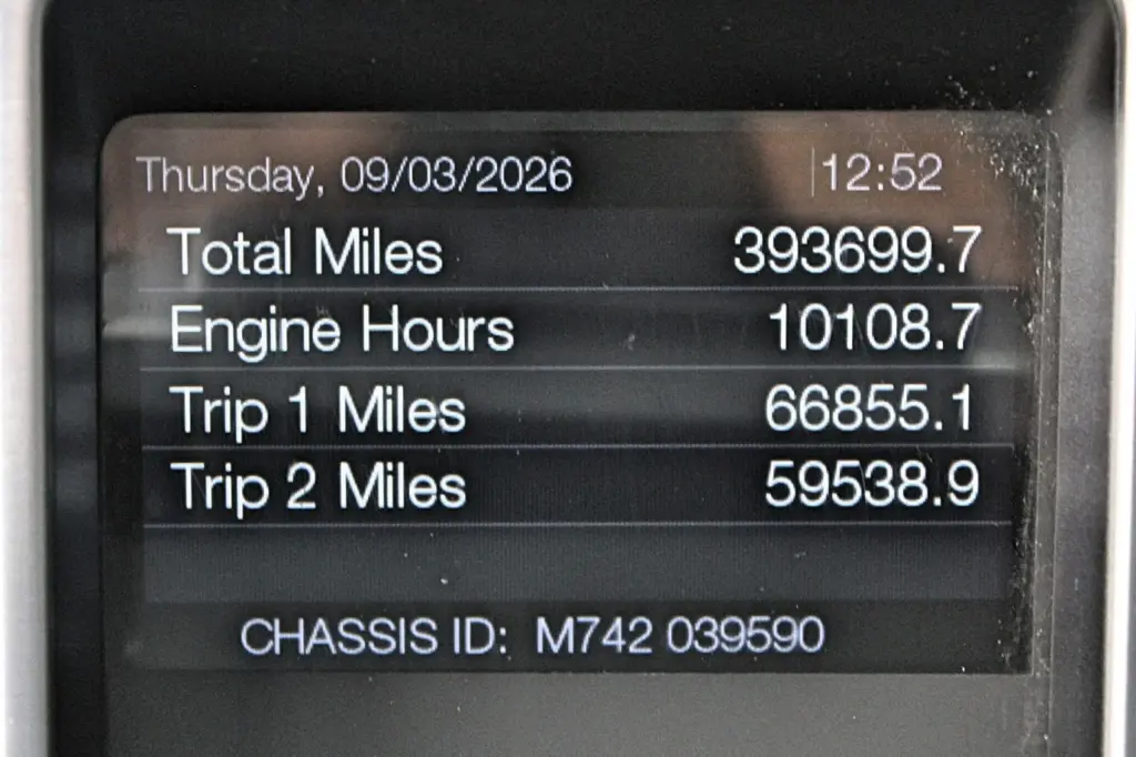 2023 Mack Anthem - vehicle totals, mileage and engine hours display
