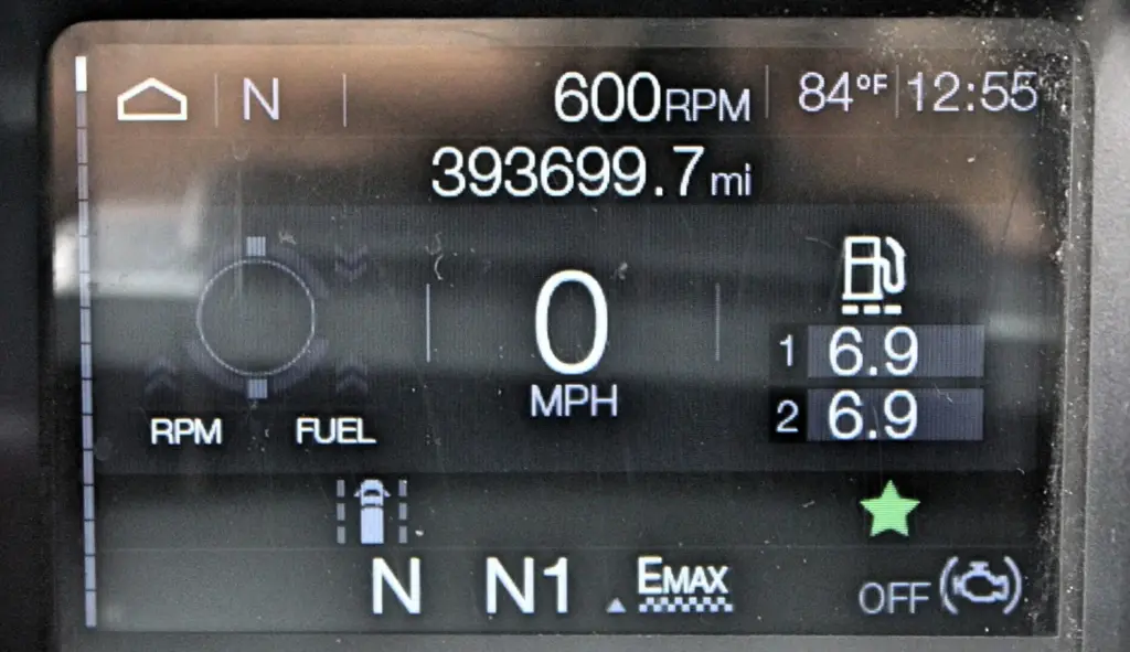2023 Mack Anthem - digital dashboard mileage display
