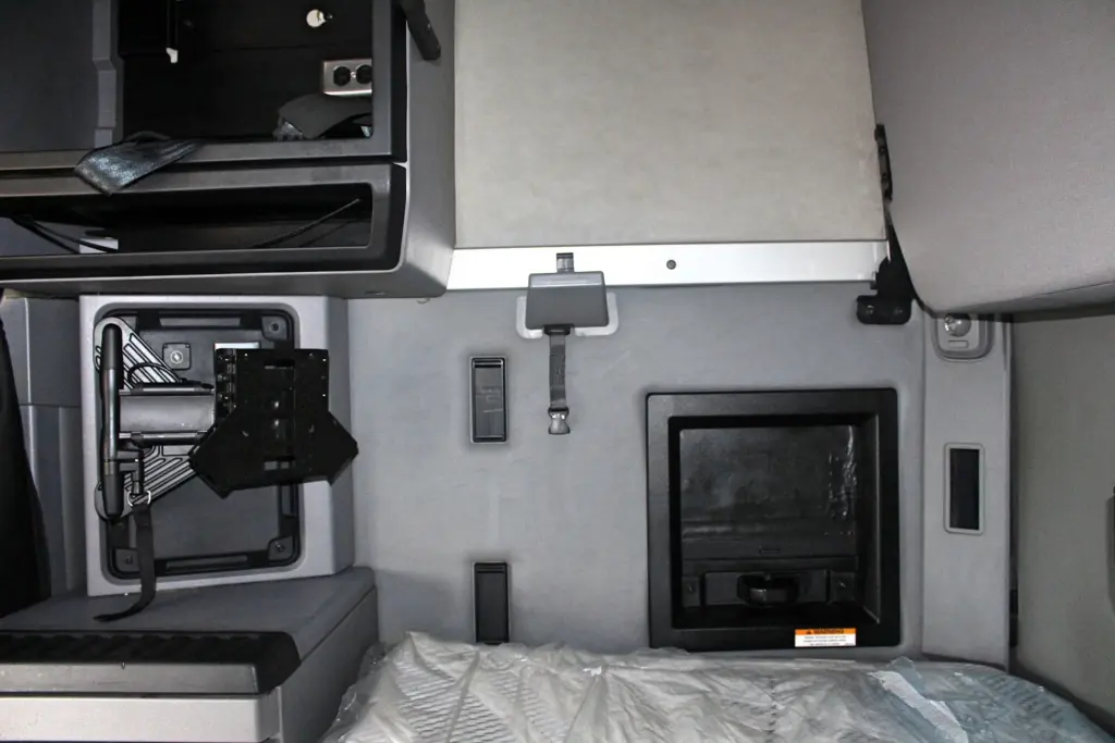 2023 Mack Anthem - sleeper control panel and rear wall