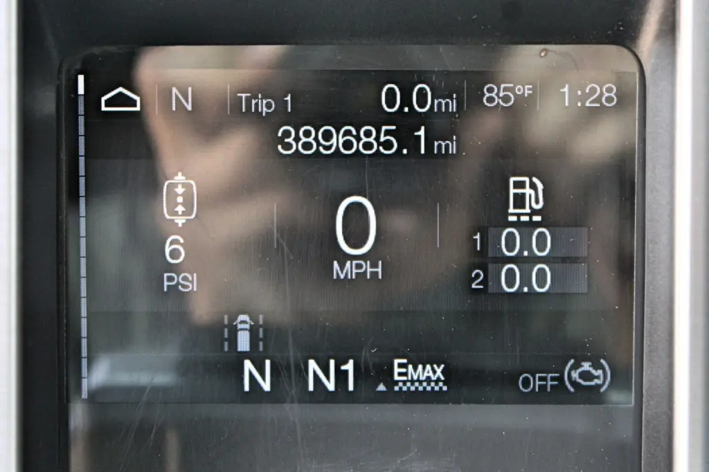 2023 Mack Anthem - digital dashboard mileage display