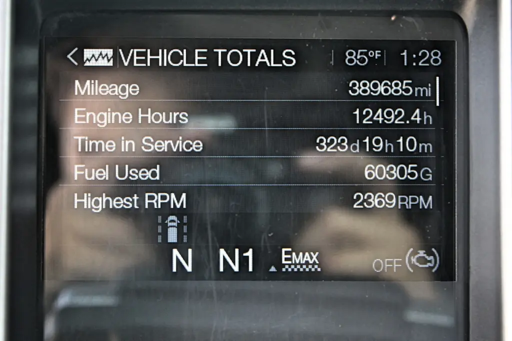 2023 Mack Anthem - vehicle totals and engine hours display