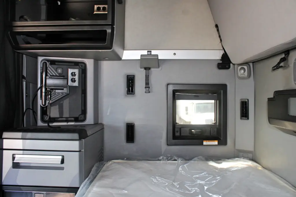 2023 Mack Anthem - sleeper interior controls and storage