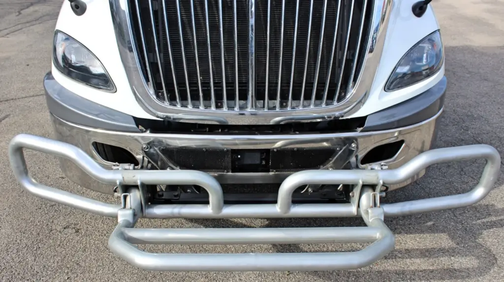 2020 International RH613 folding front grille guard and chrome bumper