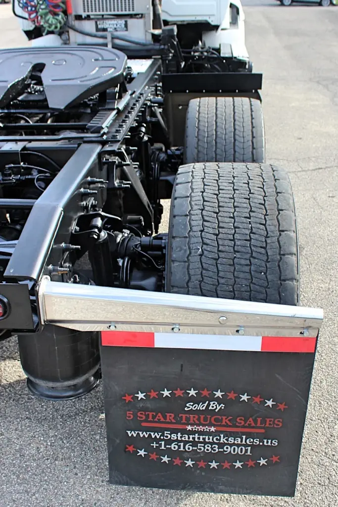 2020 International RH613 rear tires, tandem axle and 5 Star Truck Sales mudflap