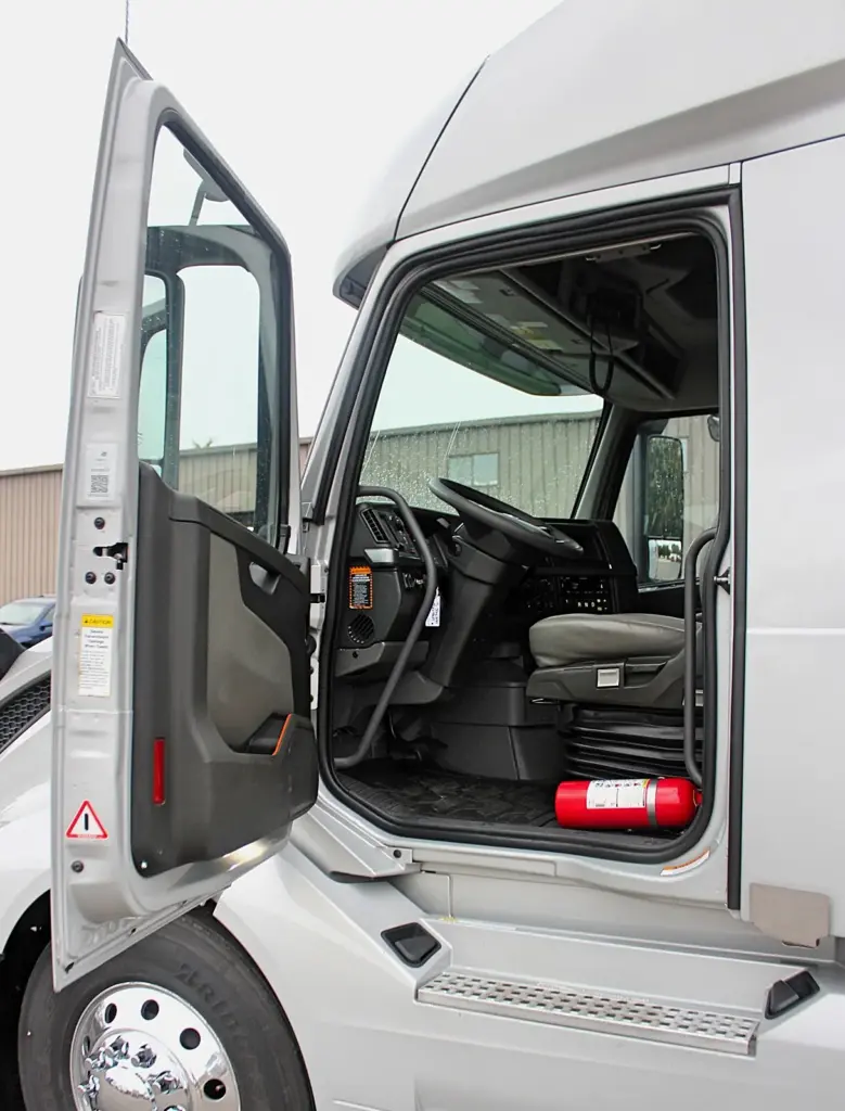 2022 Volvo VNL 760 – driver door open showing cab entry and driver seat
