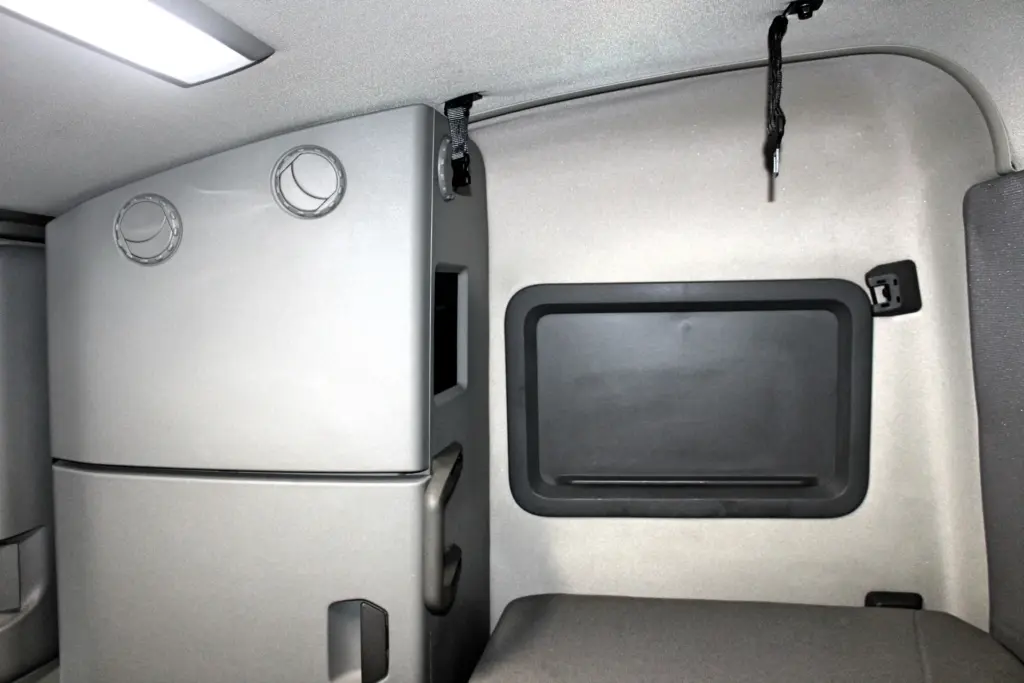 2022 Volvo VNL 760 – upper sleeper bunk and overhead storage compartment