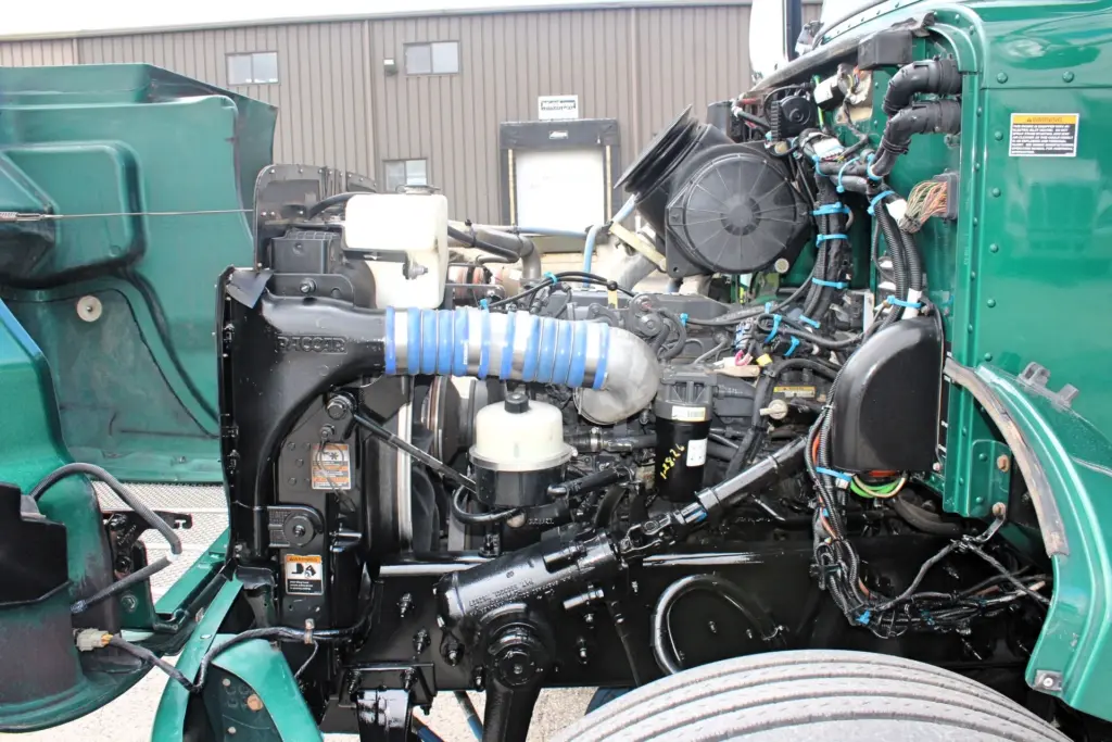 2018 Peterbilt 348 box truck – diesel engine compartment with hood open