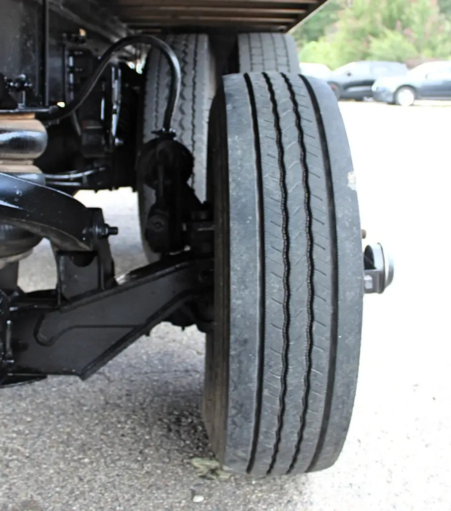 2018 Peterbilt 348 box truck – close-up of rear tire tread from opposite side