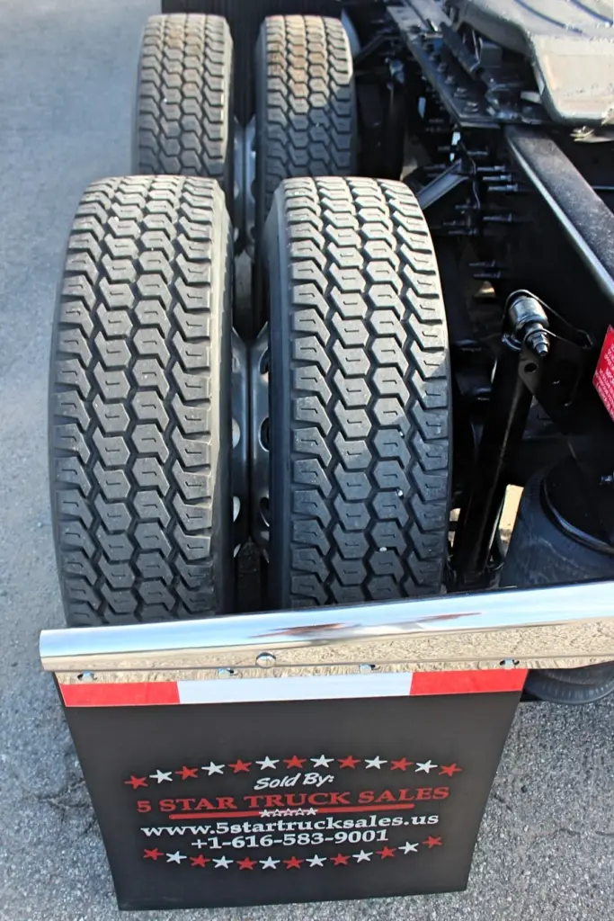2024 Volvo VNL 760 - tandem drive tire tread close-up