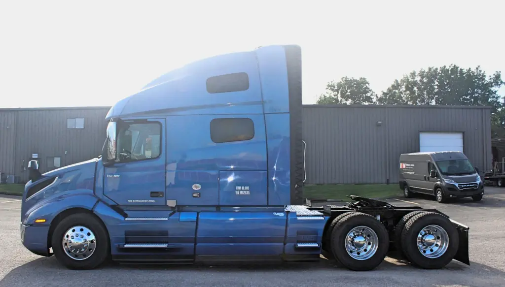 2024 Volvo VNL 760 sleeper semi truck - driver side profile exterior view