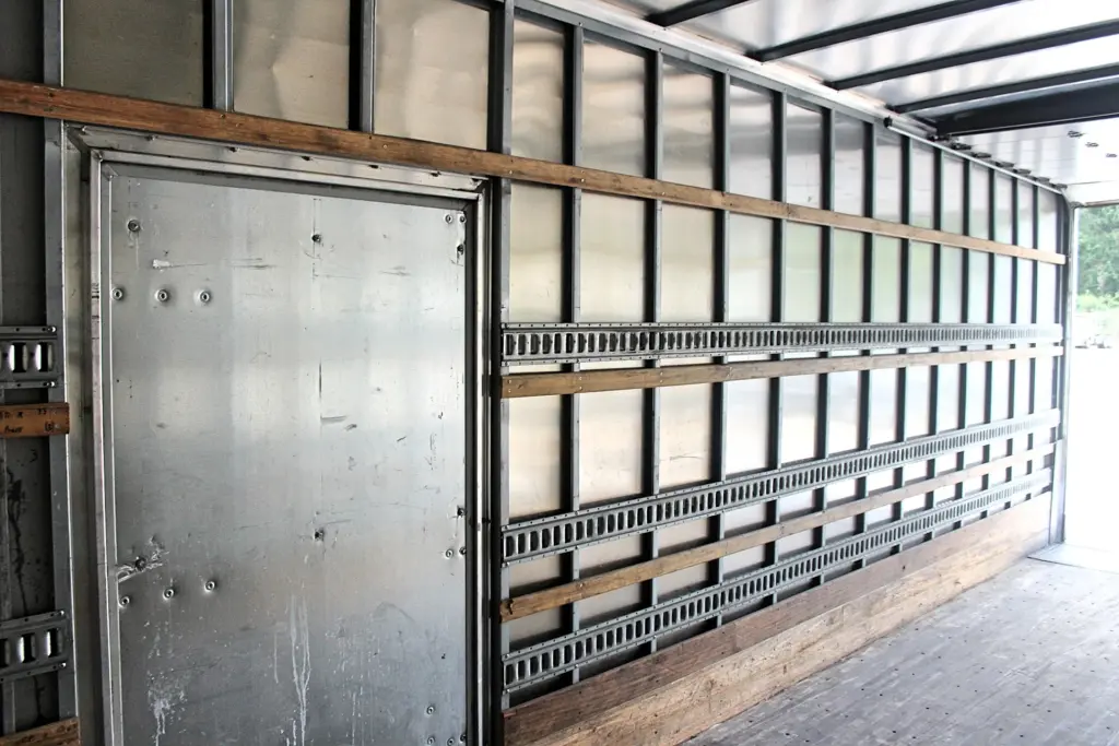 2019 International MV607 - cargo box interior with E-track side rails
