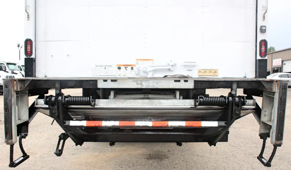 2019 International MV607 - rear bumper and underbody detail