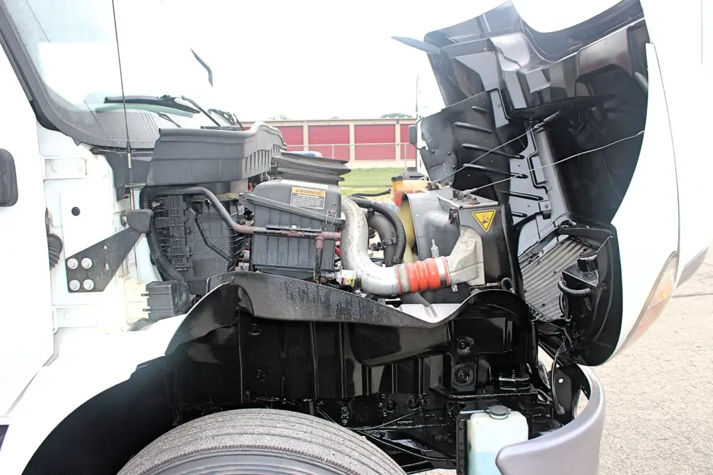 2019 International MV607 - engine compartment close-up