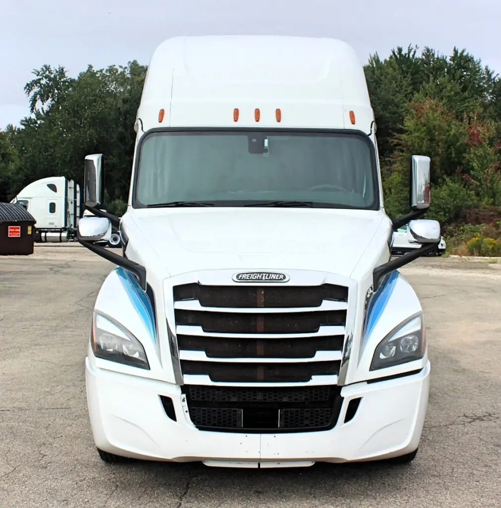 2019 Freightliner Cascadia 126 – straight front exterior view of white sleeper semi truck