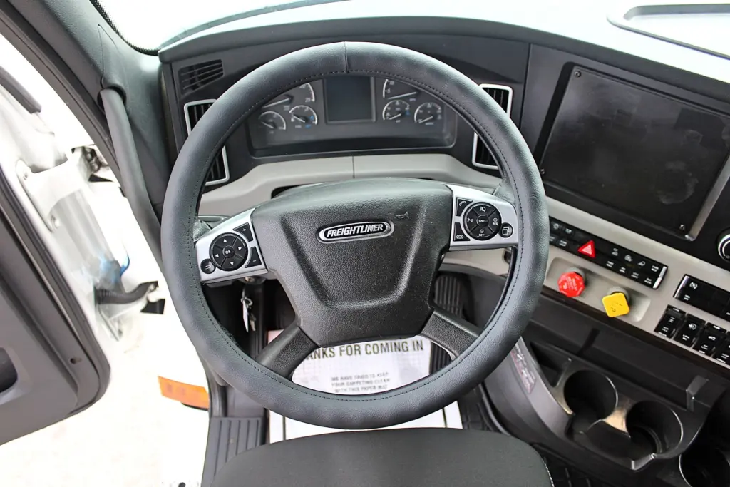 2019 Freightliner Cascadia 126 – steering wheel and instrument panel interior view