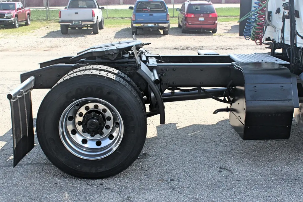 2020 Freightliner Cascadia 125 - rear wheel, frame and fifth wheel