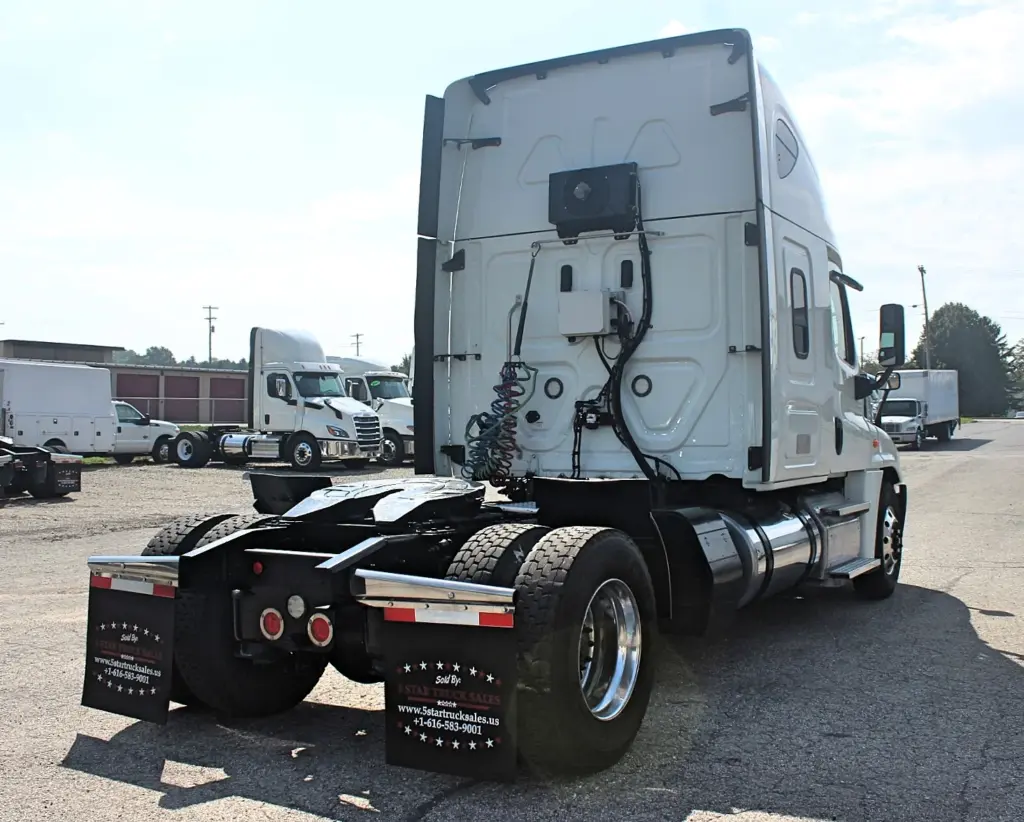 2020 Freightliner Cascadia 125 - rear three-quarter chassis and sleeper view