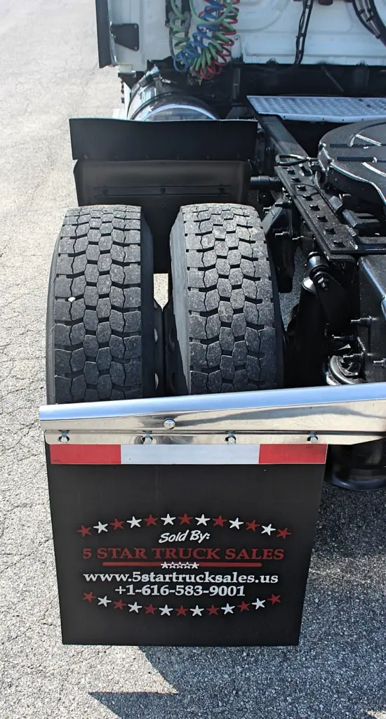 2020 Freightliner Cascadia 125 - dual rear tires and mud flap
