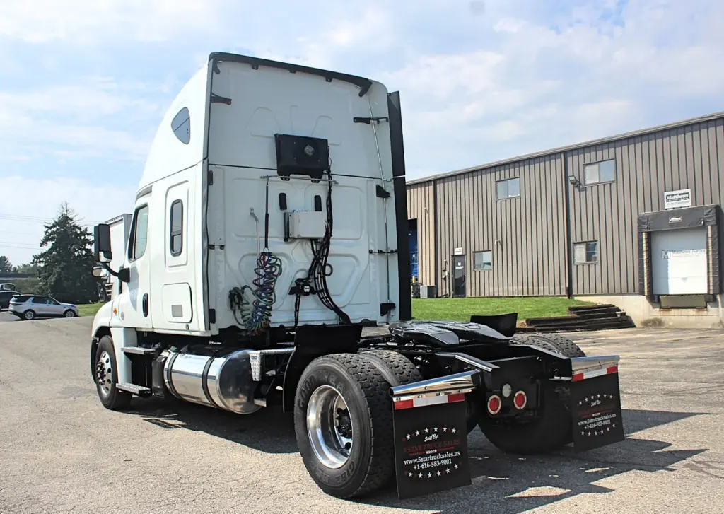 2020 Freightliner Cascadia 125 - rear three-quarter sleeper and chassis view