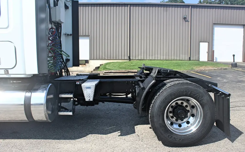2020 Freightliner Cascadia 125 - chassis, rear wheel and fifth wheel